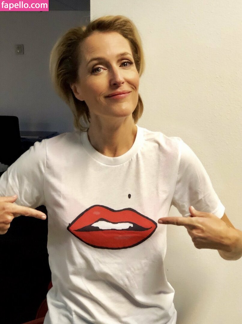 Gillian Anderson #7