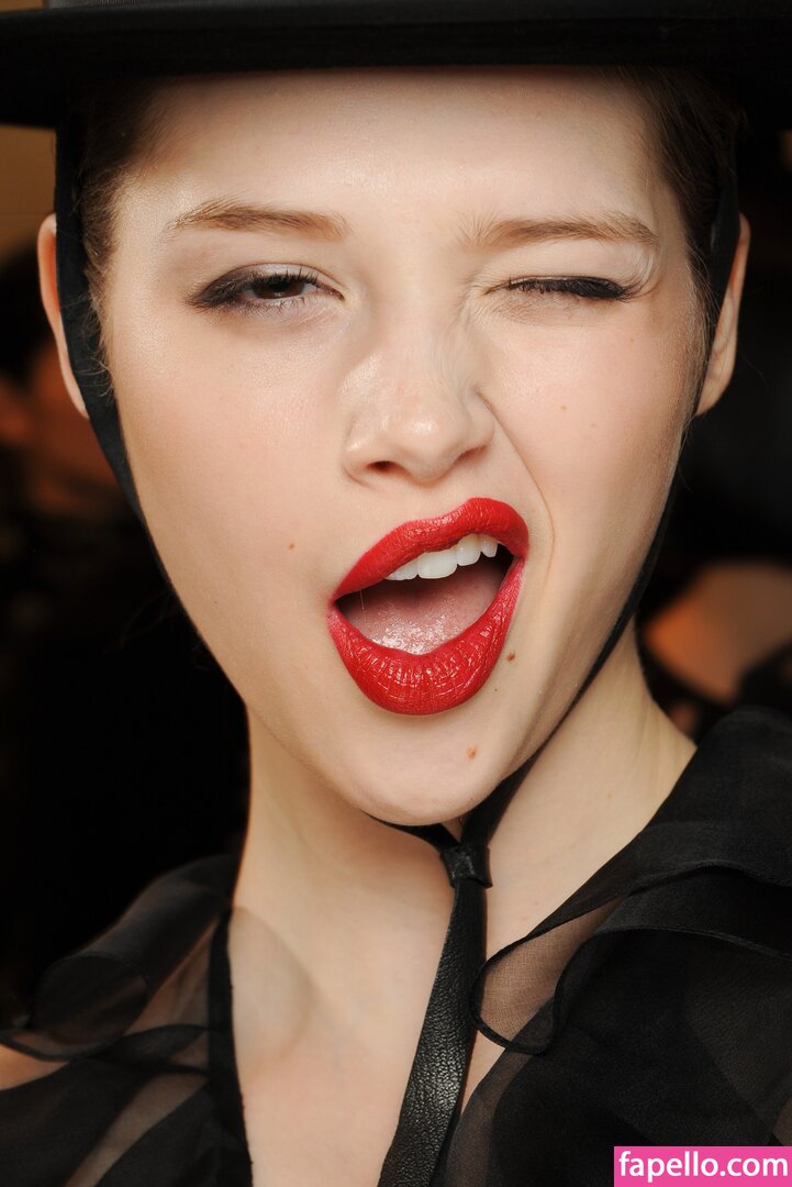 Anais Pouliot #1