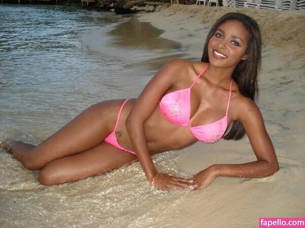 Brandi Rhodes #6