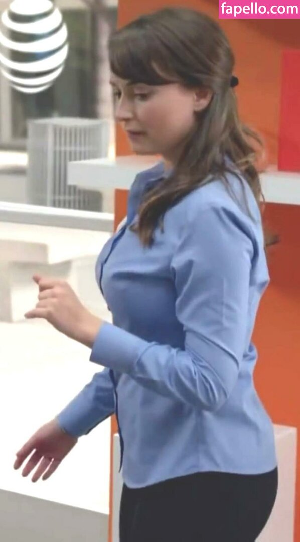 Milana Vayntrub #11