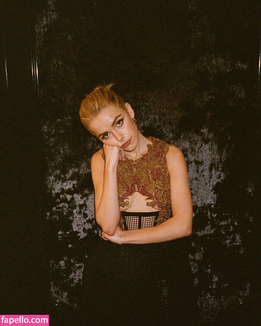 Kiernan Shipka #87