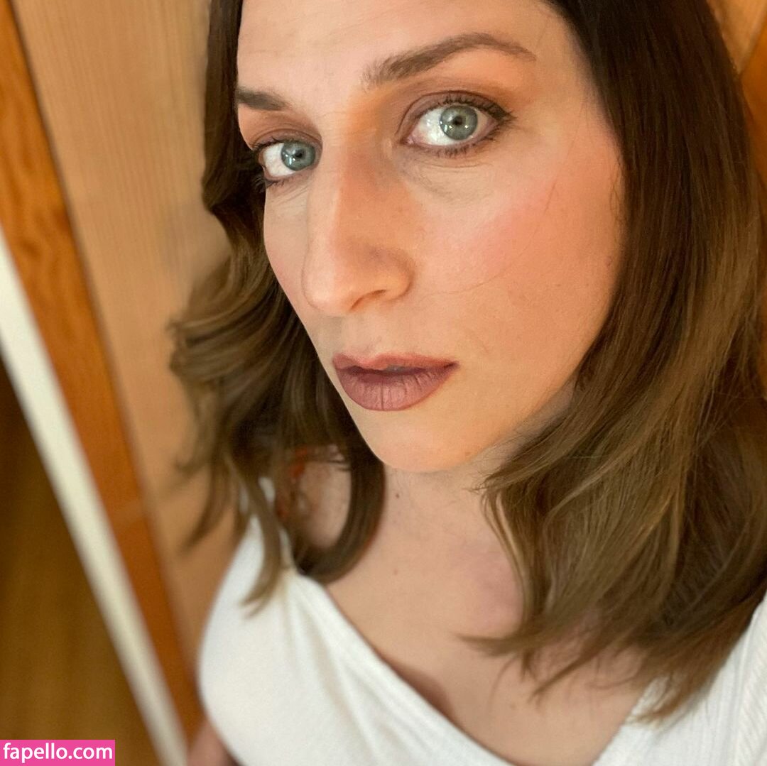 Chelsea Peretti #1