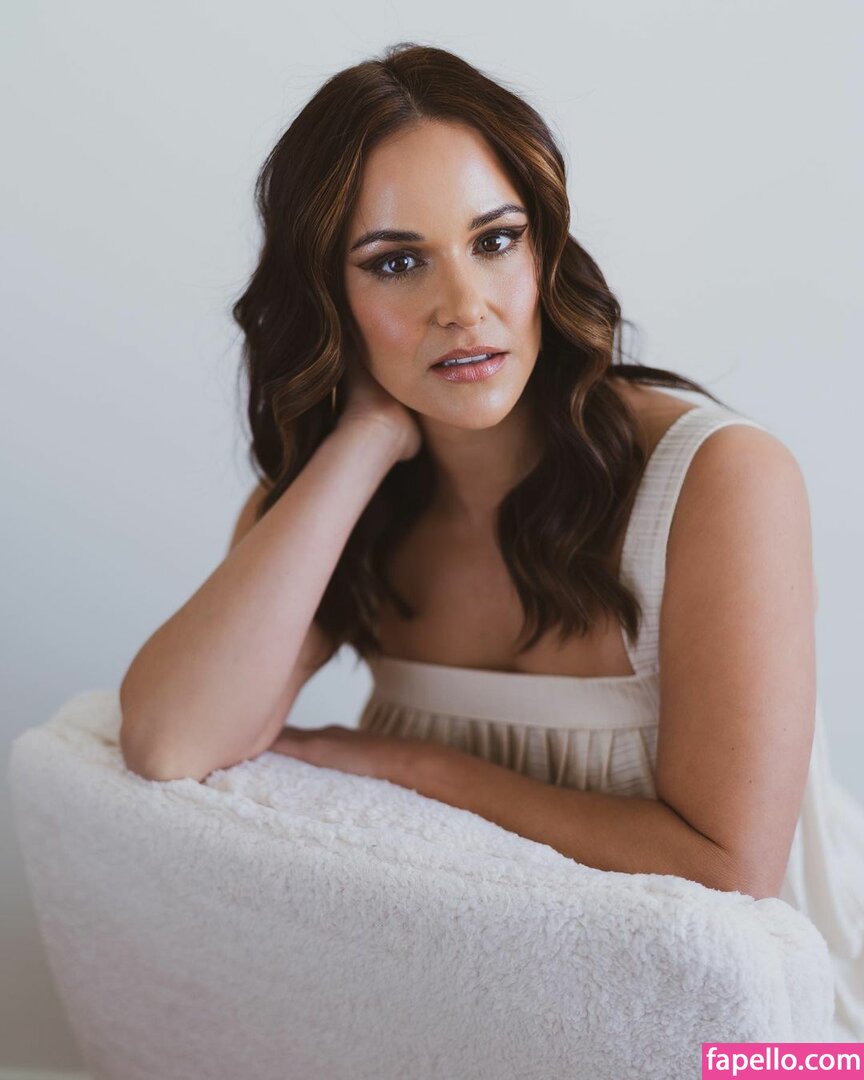 Melissa Fumero #5