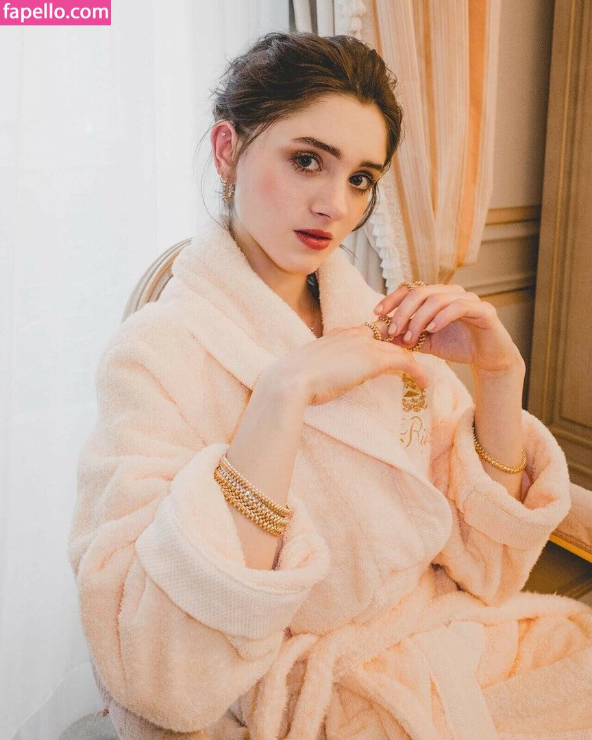 Natalia Dyer #5