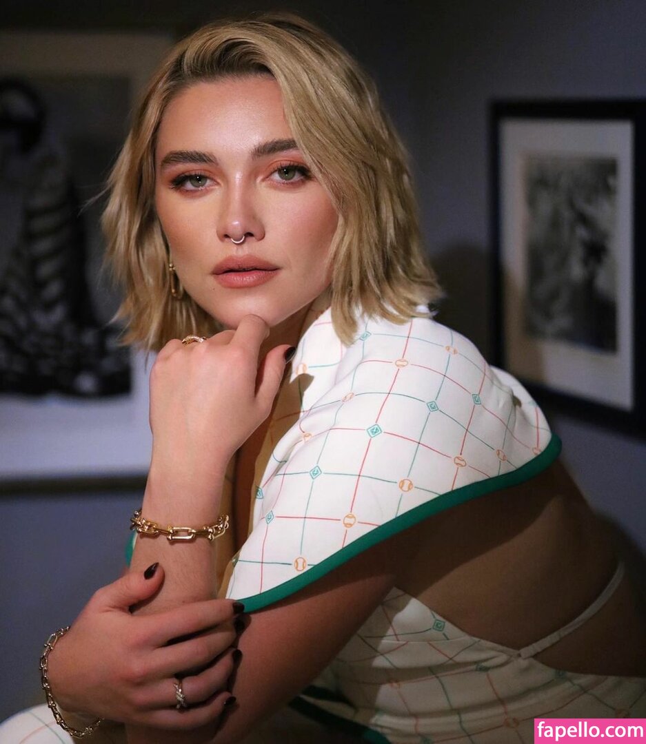 Florence Pugh #33