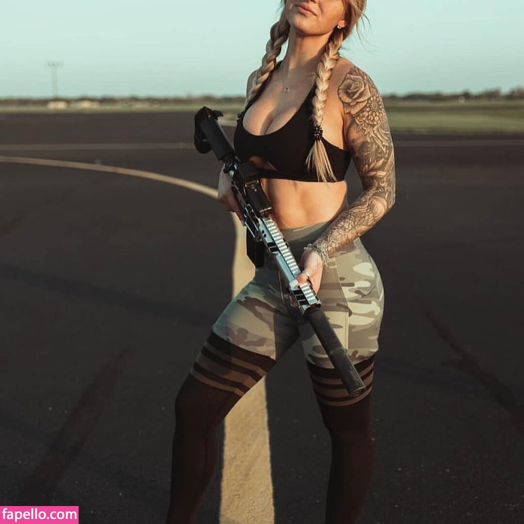 Girls With Guns #24