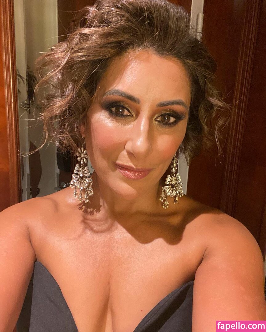 Saira Khan #6