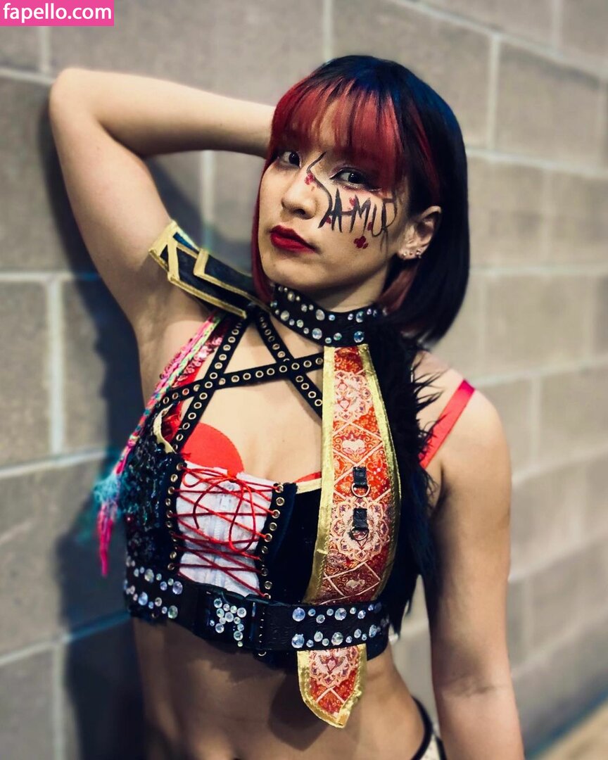 Hikaru Shida #16