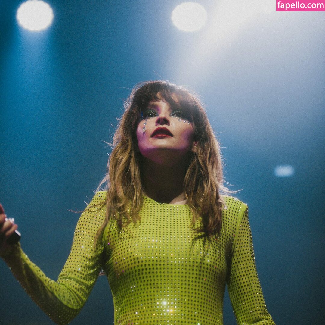 Lauren Mayberry #5