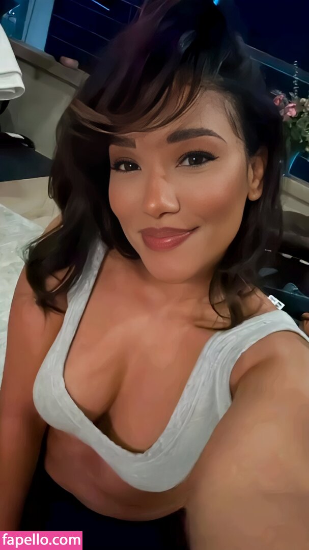 Candice Patton #7