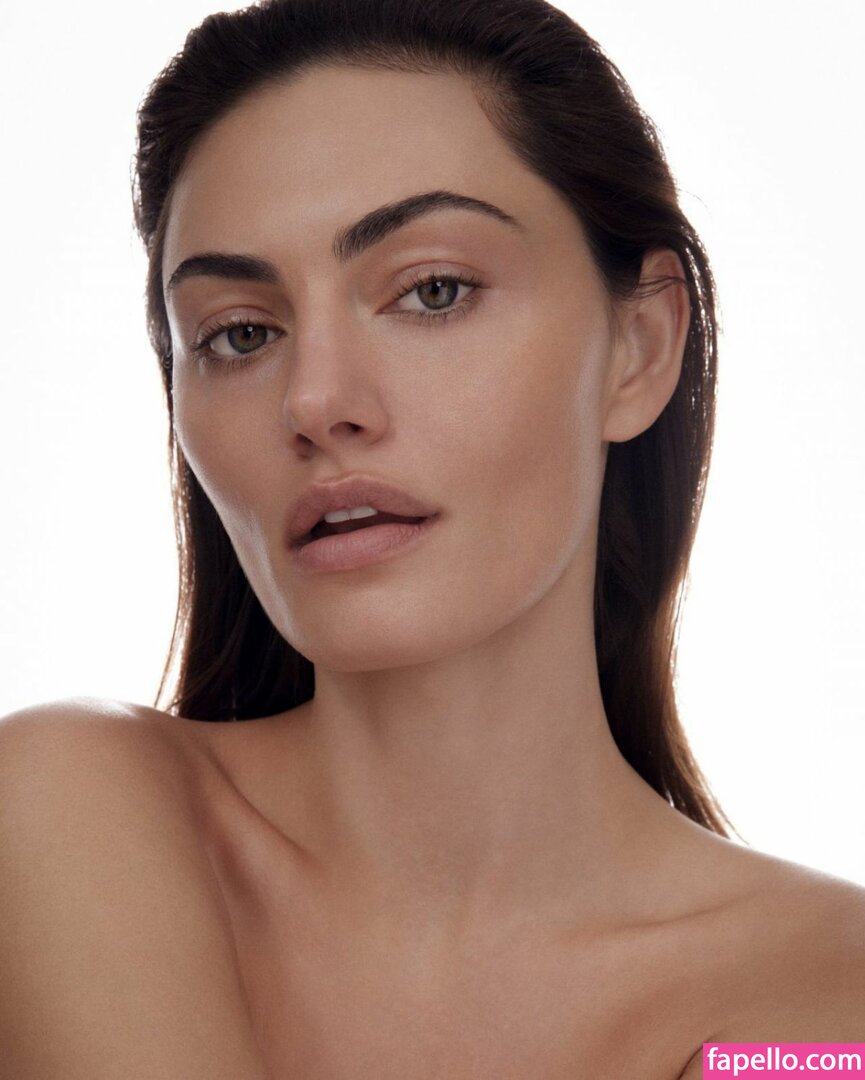 Phoebe Tonkin #11