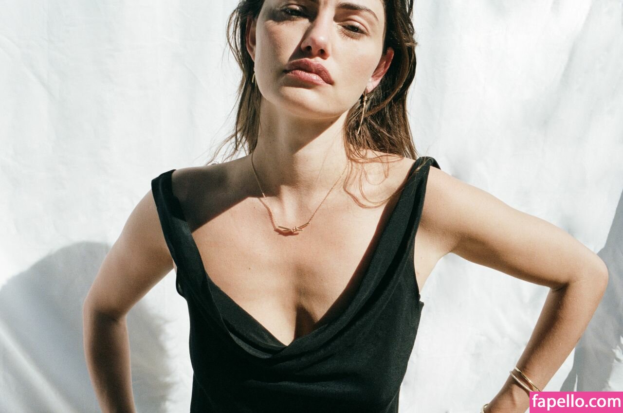 Phoebe Tonkin #12