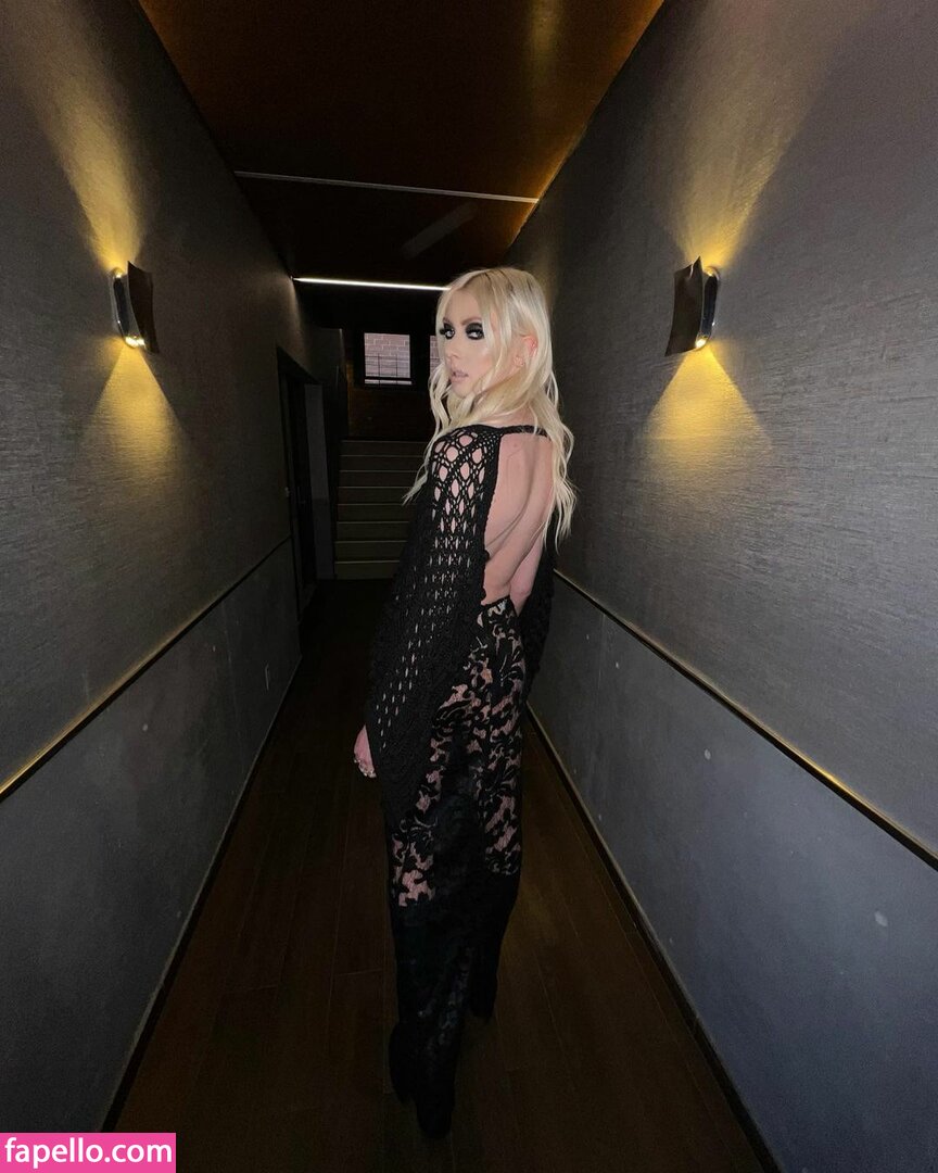 Taylor Momsen #79