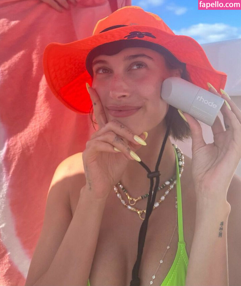 Hailey Baldwin Bieber #22