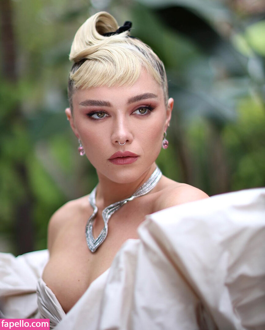 Florence Pugh #62