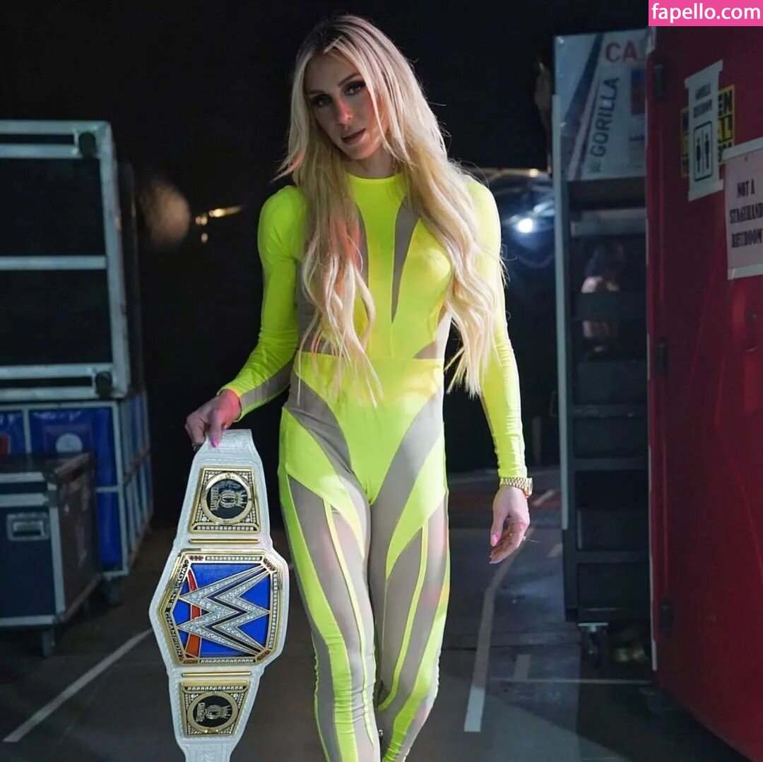 Charlotte Flair #32