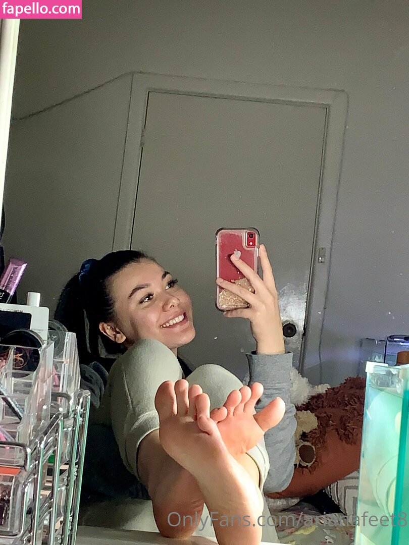 arianafeet8 #1