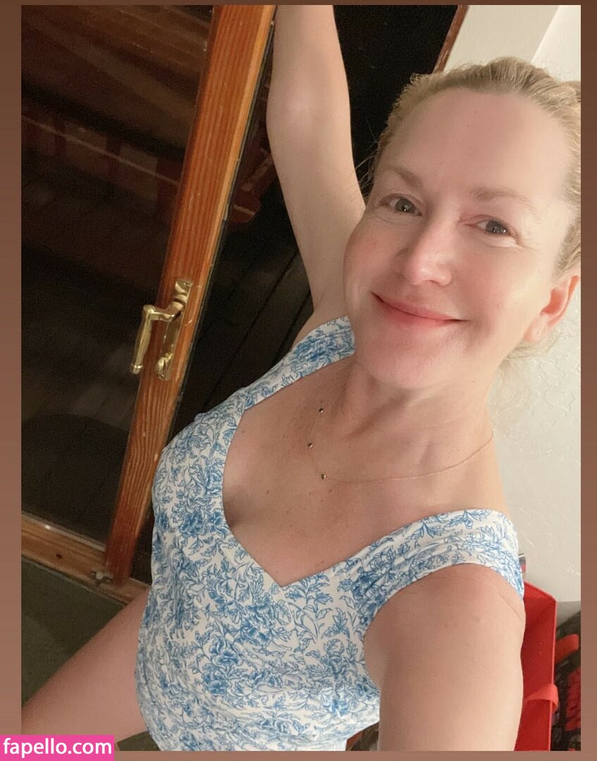 Angela Kinsey #5