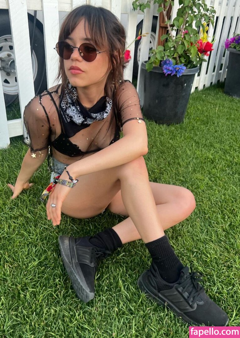 Jenna Ortega #48