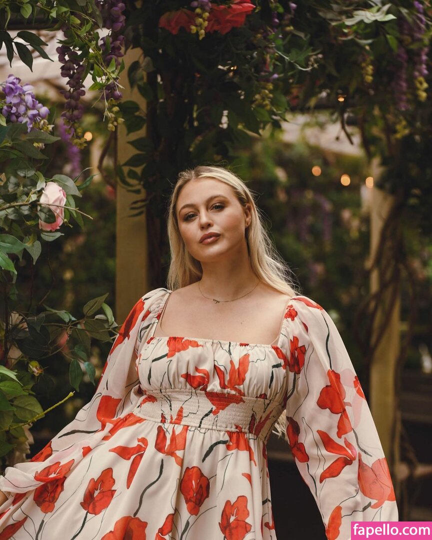 Iskra Lawrence #20