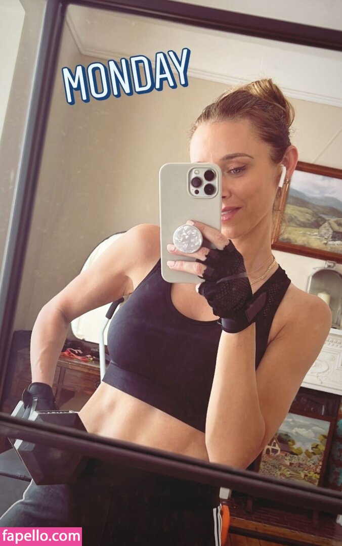 Una Healy #98