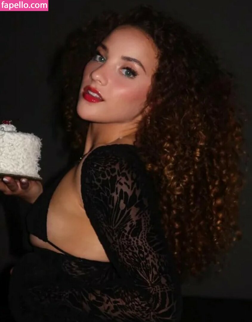 Sofie Dossi #5