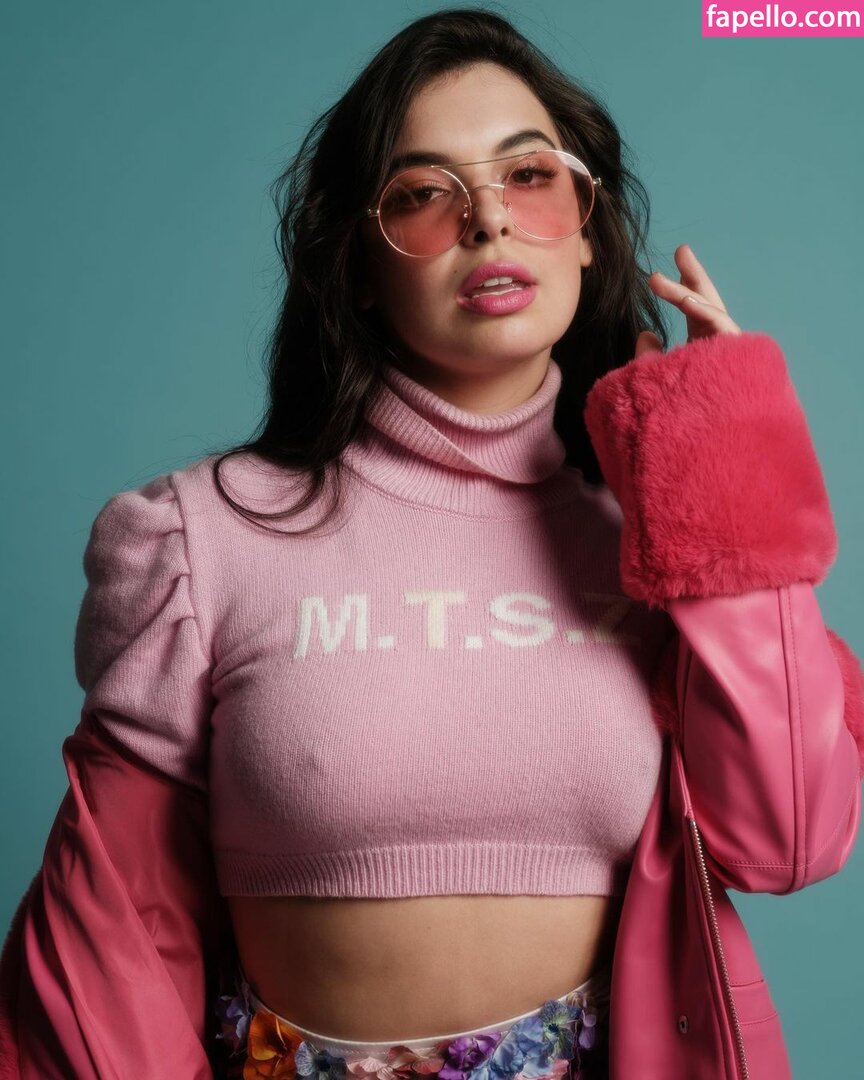 Isabella Gomez #13