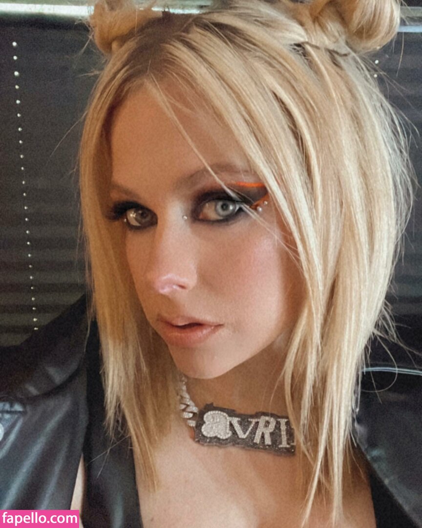 Avril Lavigne #94