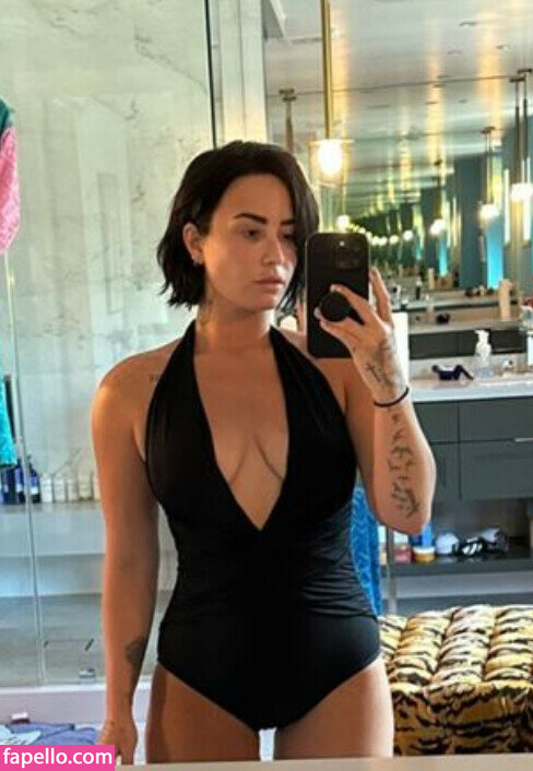 Demi Lovato #10