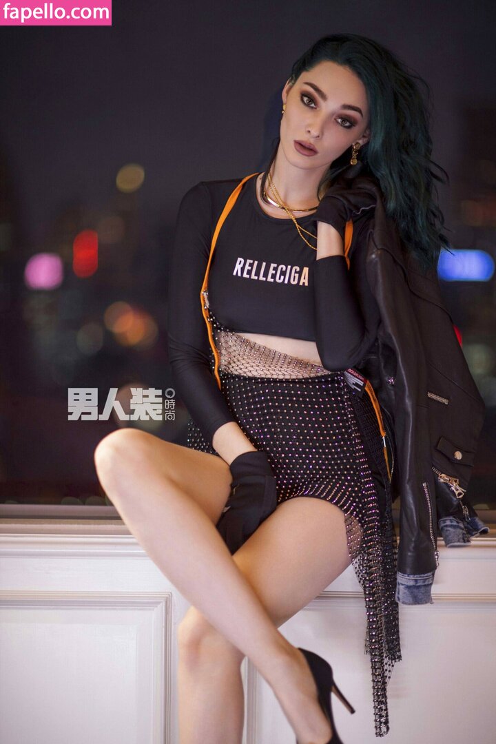 Emma Dumont #3