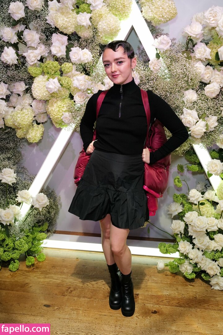 Maisie Williams #120