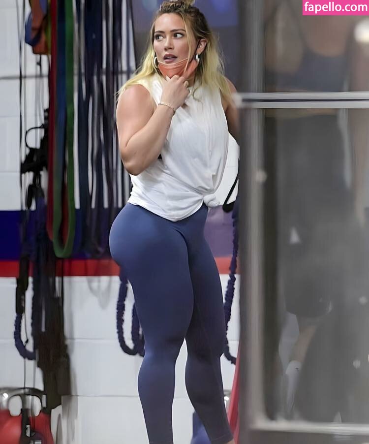 Hilary Duff #110