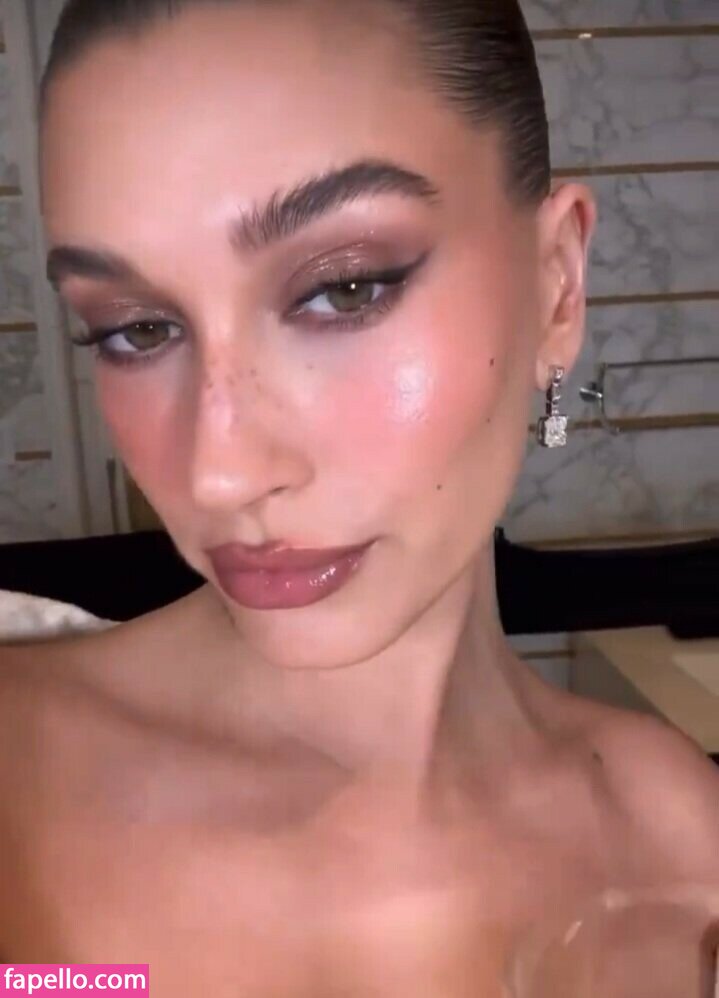 Hailey Baldwin Bieber #80