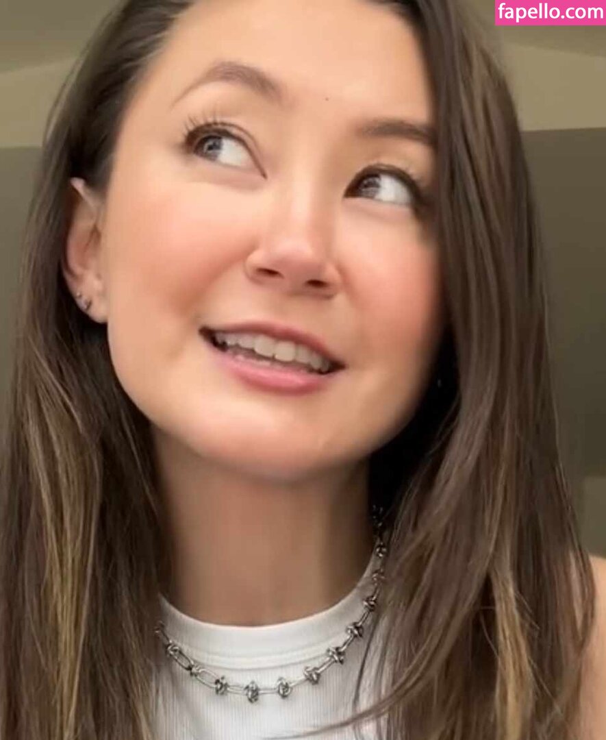 Kimiko Glenn #10