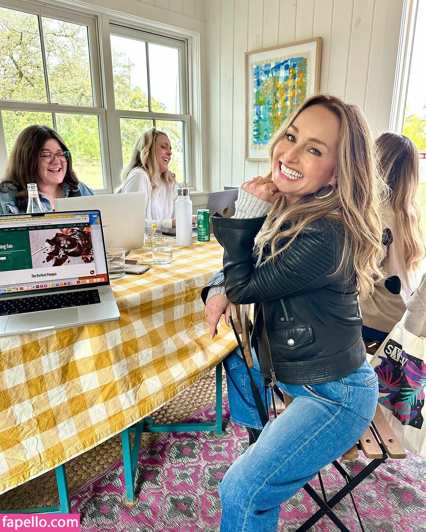 Giada De Laurentiis #19