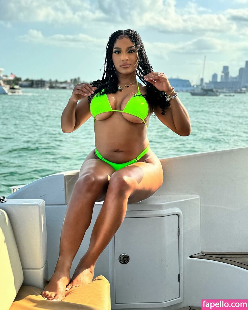 Joseline Hernandez #15