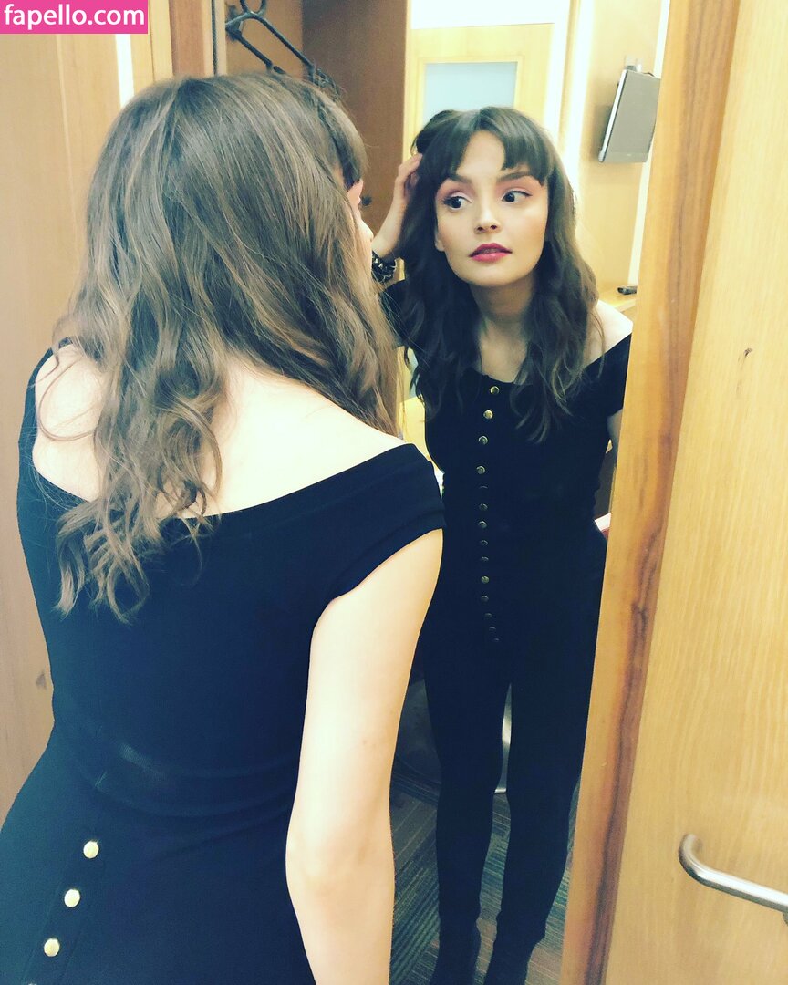 Lauren Mayberry #135