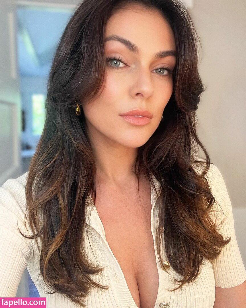 Serinda Swan #18