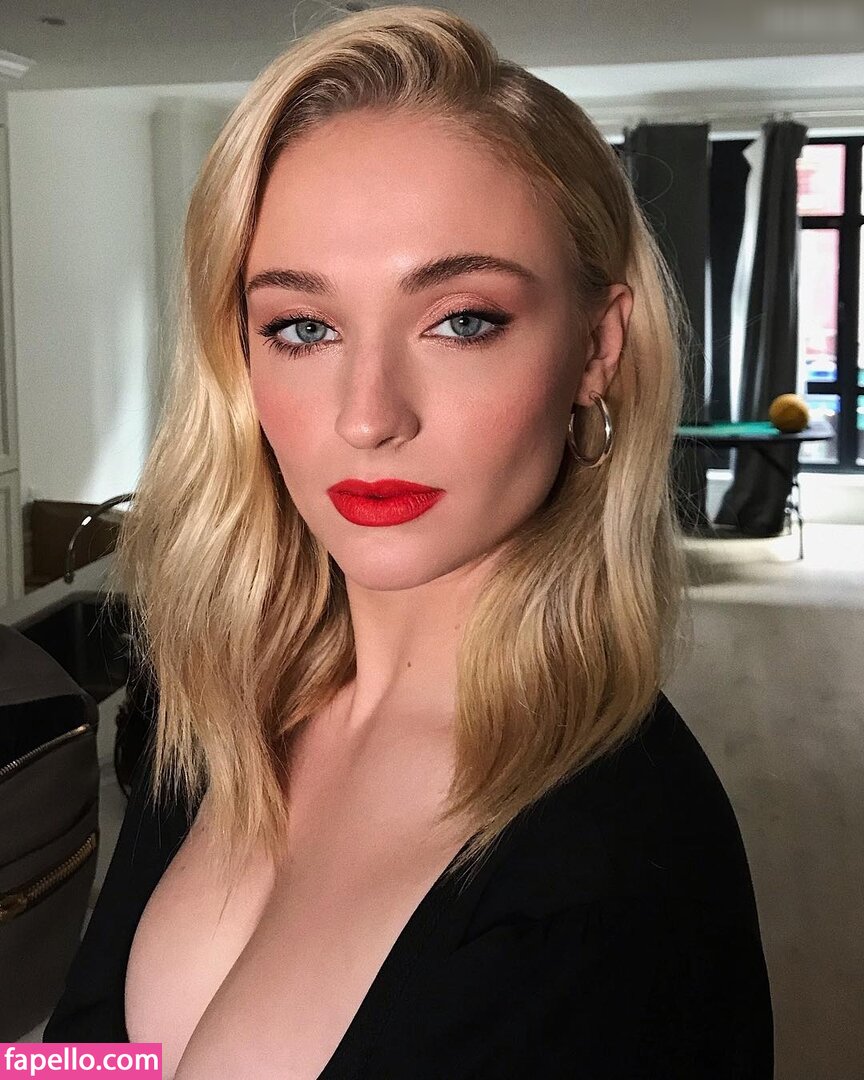 Sophie Turner #8