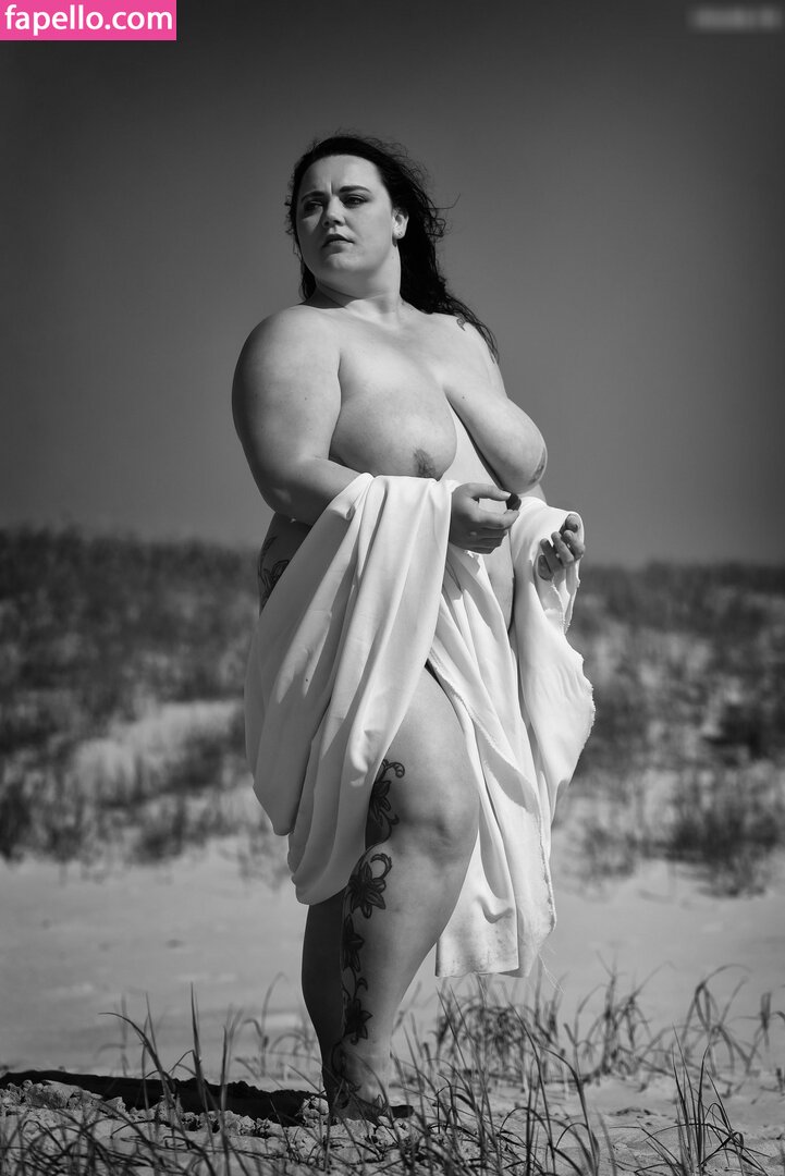 Curvyvanni #1