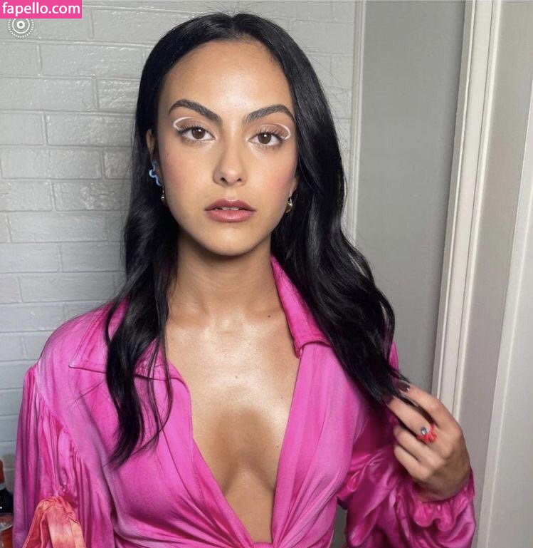 Camila Mendes #1