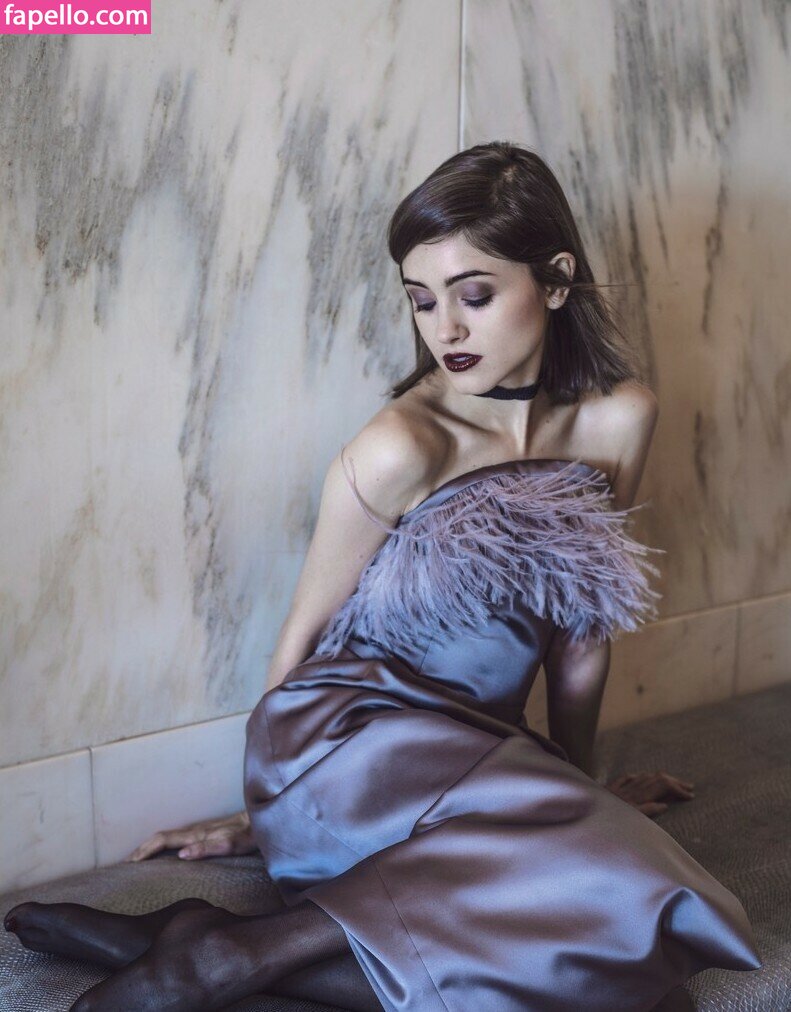 Natalia Dyer #23