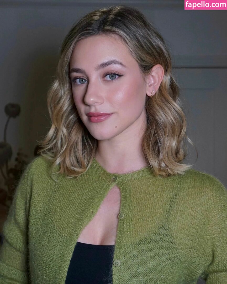 Lili Reinhart #115