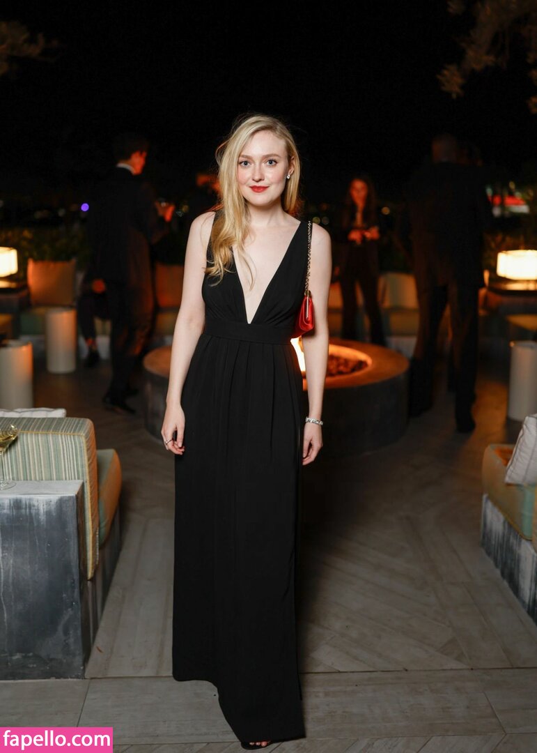 Dakota Fanning #64