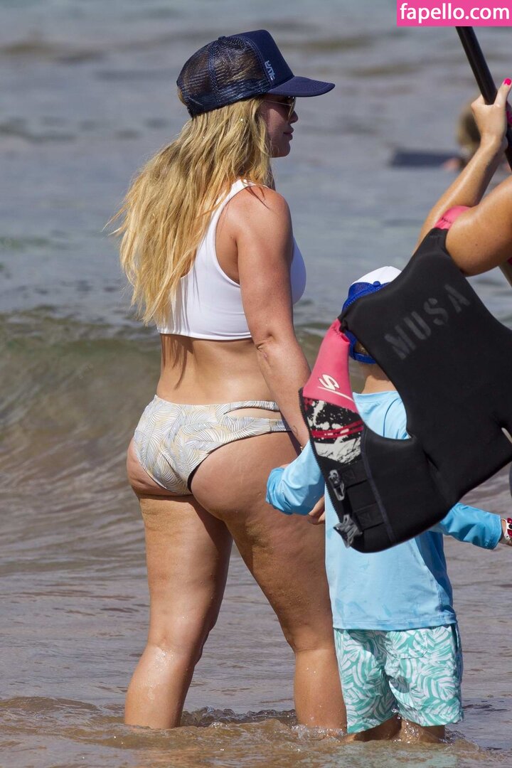 Hillary Duff #54