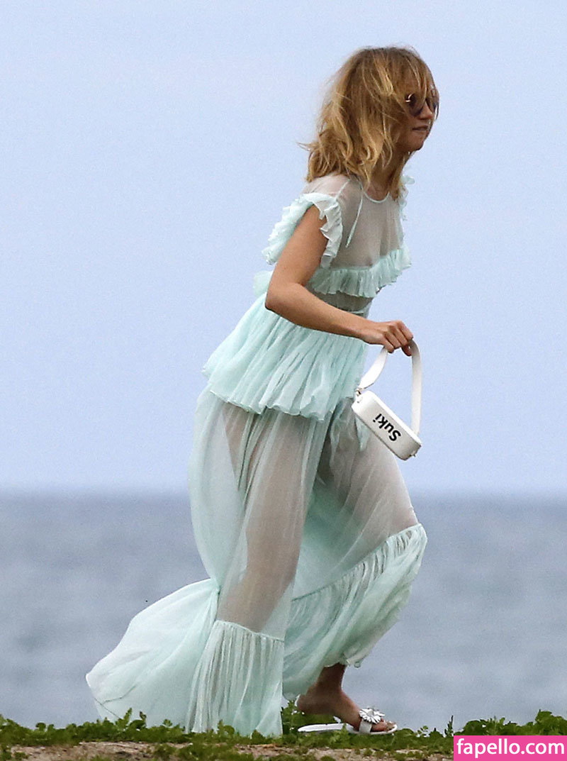 Suki Waterhouse #3