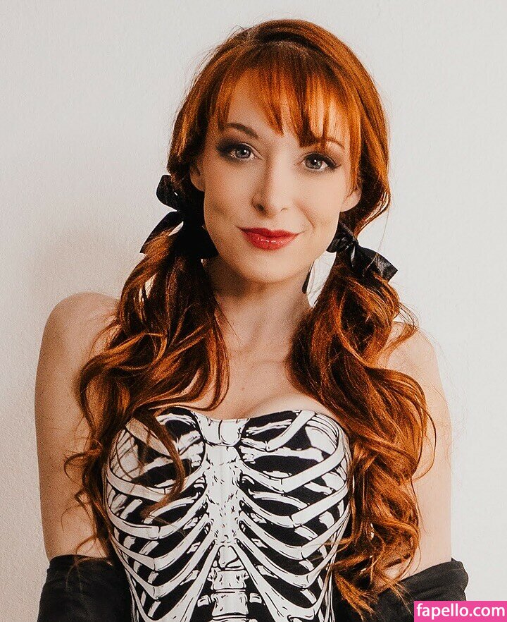 Lisa Foiles #43