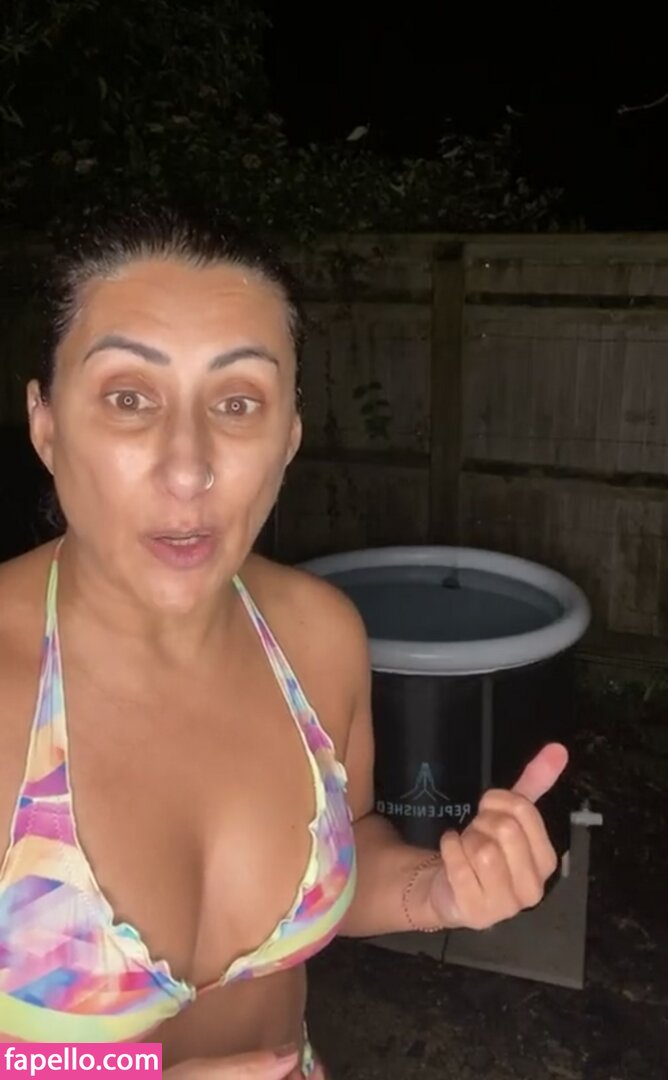 Saira Khan #74