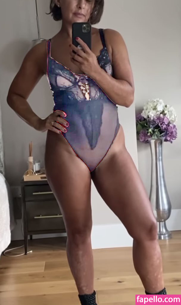 Saira Khan #2