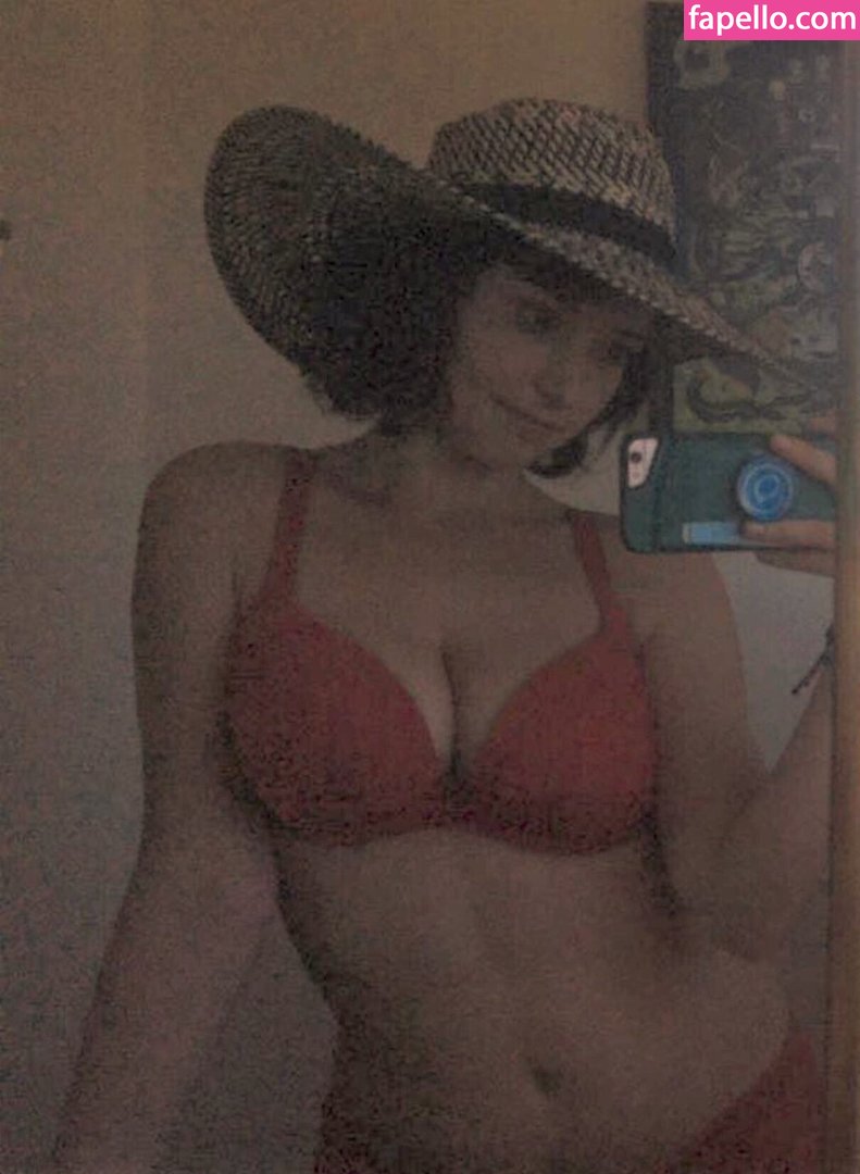 Milana Vayntrub #6